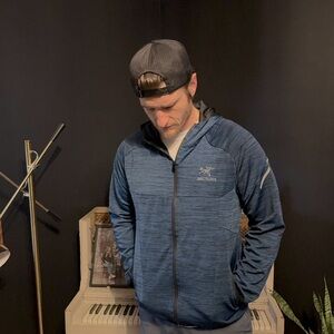 Labeled as 4xl, maybe mislabeled or possibly kids size? Fits me like a Medium.